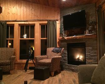 Private, Renovated Lakefront Cottage, Lake Namakagon, Chequamegon Nat. Forest - Cable - Sala de estar