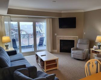 1BR 1BA Apt in Blue Surf Condominiums - Downtown Bethany and Oceanfront - Bethany Beach - Sala de estar