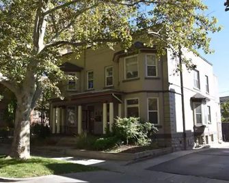 Little Salt Fran And The Bat Cave - New To Vrbo - 5 Star Favorite Other Site - Salt Lake City - Building