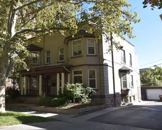 Little Salt Fran And The Bat Cave - New To Vrbo - 5 Star Favorite Other Site - Salt Lake City - Edificio