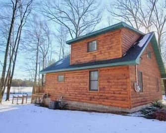 Black Bear Cottage-Hot Tub, Pet Friendly! - Baldwin - Edificio