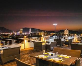 Casa Del M Phuket - Newly Renovated - Patong - Restaurant