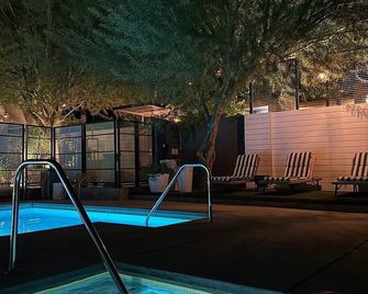 Mahala - 21 and Over - a Town and Desert Boutique Hotel - Palm Springs - Pool
