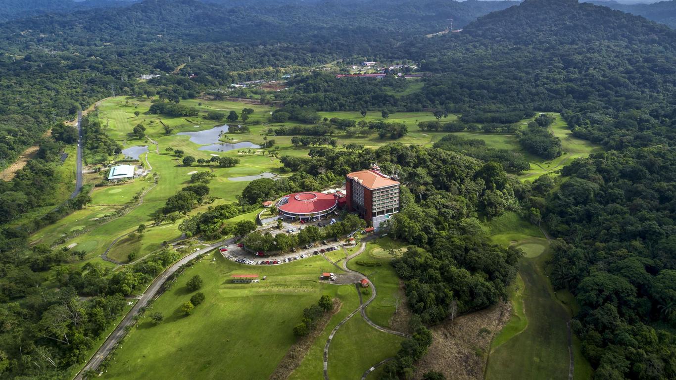 Summit Rainforest & Golf Resort