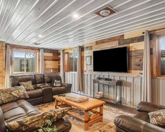 Knotty Pine Escape - Arkdale - Sala de estar