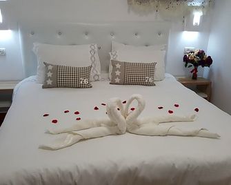 Zimmer Belev HaKikar- Dead sea - Ne’ot Hakikar - Camera da letto