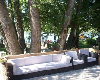 Bourgeois house capacity 16 people - Moussac - Patio