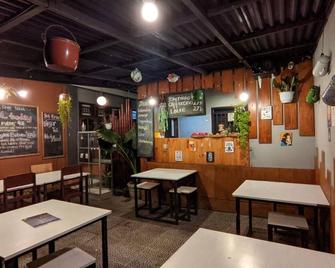 Dong Paloh Hostel - Banjar - Restaurante