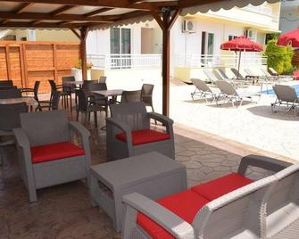 Kremasti Memories - Kremasti - Patio