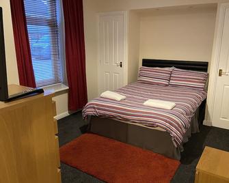 Ivy Cottage-Serviced accommodation - Westhill - Habitación