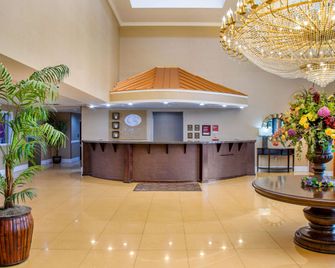 Comfort Suites Savannah Gateway I-95 - Savannah - Front desk