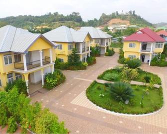 Monipee Hotel - Obuasi - Edificio