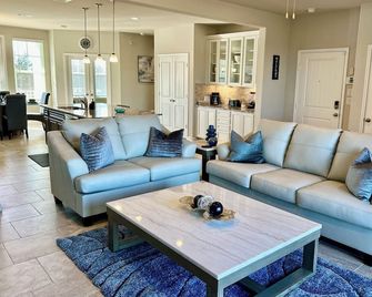 2-Master bedroom Brand New townhome . - Clear Lake Shores - Living room