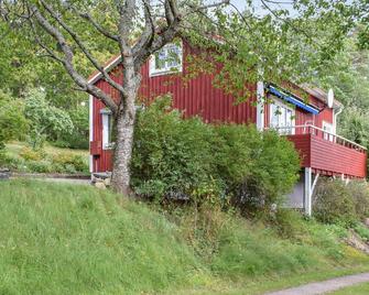 2 Bedroom Cozy Home In Gamleby - Gamleby - Edificio