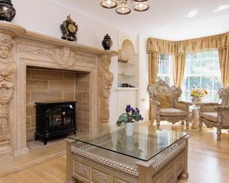 Copper Beech Cottage - Aberaeron - Obývací pokoj