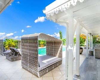 Villa Madras Summary: - Sandy Ground - Balcony