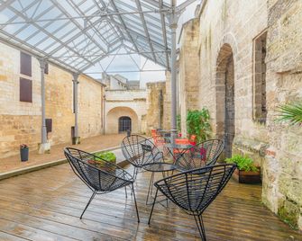 Appart'City Classic Angoulême Centre - Angoulême - Patio