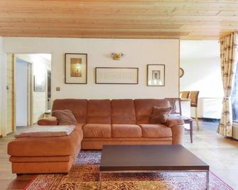 Outa Chamonix Centre - Chamonix - Living room