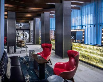 DoubleTree by Hilton New York Times Square West - New York - Front desk