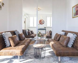Villa Bricco Astiani - Montegrosso d'Asti - Living room