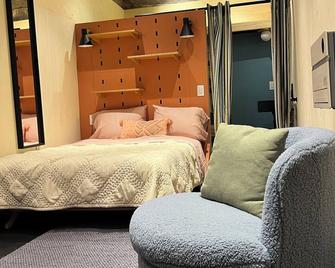 Charming Studio Sleeps 2 On the Park on Top of Hill, SweepingViews of the City - San Francisco - Yatak Odası