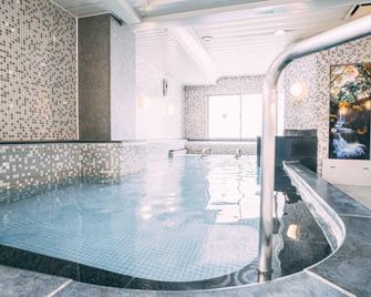 Ave Tennoji Hotel - Osaka - Piscina