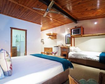 At The Woods Guest House - Stormsrivier