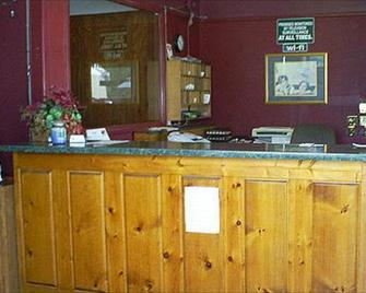 Crestview Inn - Crestview - Receptionist