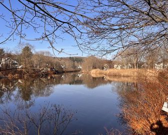 Private Classy 2nd Flr 3 Bed Apt Near Downtown - Torrington - Buiten zicht