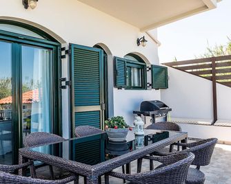Traditional Sea Side Cottage - Maleme - Balkon