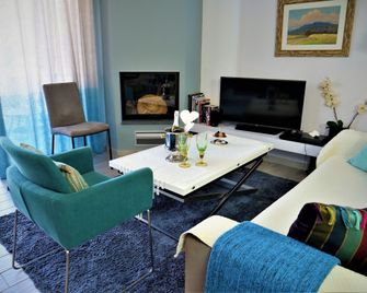 Seacret Apartments - Selianitika - Sala de estar