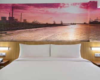 Favehotel Cilacap - Cilacap - Camera da letto