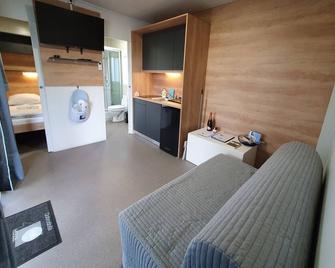 GM House, mobile house near Kolpa river - Metlika - Sala de estar