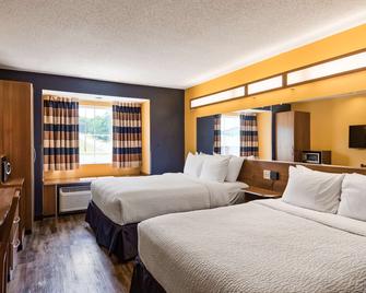 SureStay Plus Hotel by Best Western Keyser - Keyser - Bedroom