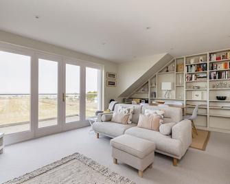 6-bedroom House with outstanding Sea and St Andrews Views - St Andrews - Olohuone