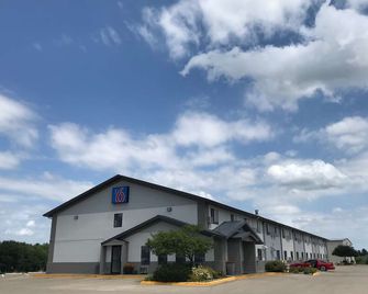 Motel 6 Marshalltown. Ia - Marshalltown - Building