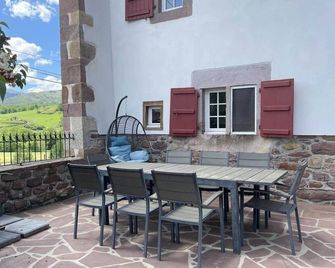 Gîte Elgartea avant - Baigorri - Patio