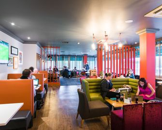 هوليداي إنس ستتكيه أون تريتنت إم آ جا كتي 1 باي آيتش جي - Stoke-on-Trent - ردهة