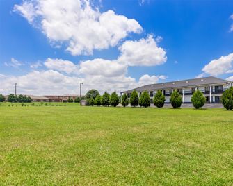 Americas Best Value Inn - Bishopville - Bishopville - Building