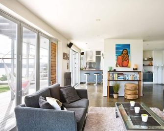 Pah View House - Coast And Country - Surfdale - Sala de estar
