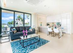 Luxury Oceanview 1BR on beach - Cole Bay - Living room