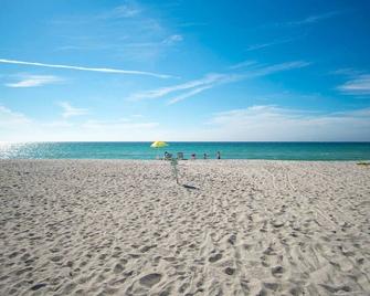 Beach and sunset view from your balcony - Longboat Key - Beach