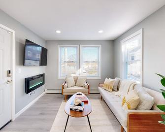 Five75 Lux Prov - Mins Away From Federal Hill - Providence - Living room
