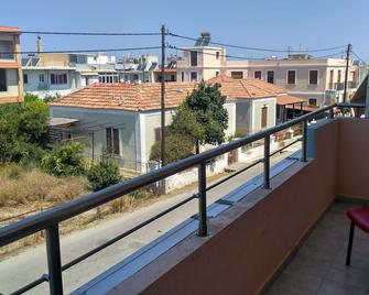 Apartment \'Grace\' with 2 spaces, at the foothills of Filerimos, Ialysos - Rhodes - Ialysos - Balkon