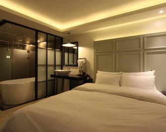 Yeoksam Premier Hotel Xym - Seoul - Bedroom