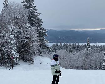 New modern luxury ski out cabin walking distance to the chairlift in Saint-Donat - Saint-Donat-de-Montcalm