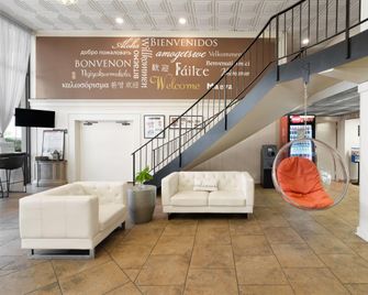Village Inn Clemmons/Winston Salem, Trademark by Wyndham - Clemmons - Lobby