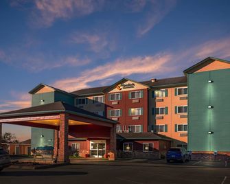 洋濱市康福特茵酒店 - 海岸 - 建築