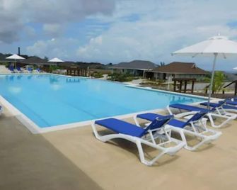 Ocho Rios Tranquility At Coolshade VII - Priory - Piscina