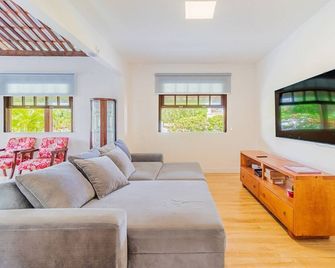 GB77 Otima Casa 5 Quartos com Piscina - Camacari - Wohnzimmer